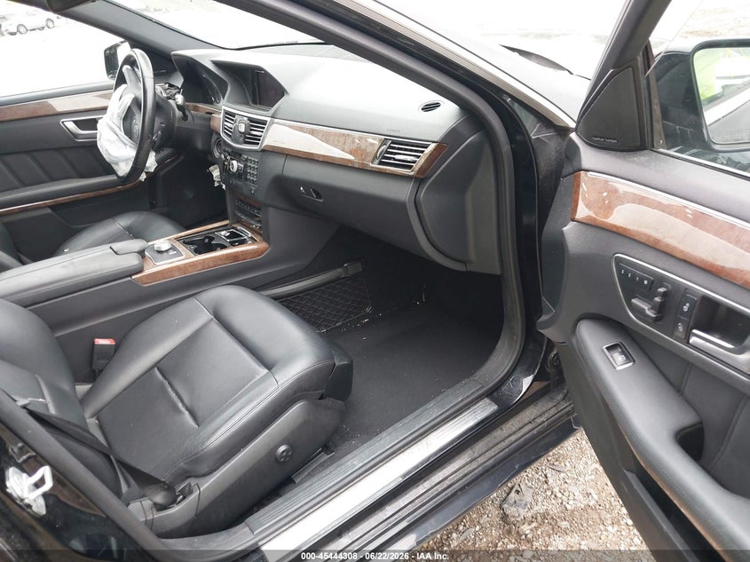 2012 Mercedes-benz VIN WDDHF8JB9CA598660 IAAI salvage auction — FRONT END, Salvage Title, sold $1,300 on 2026-08-12 (photo 5)