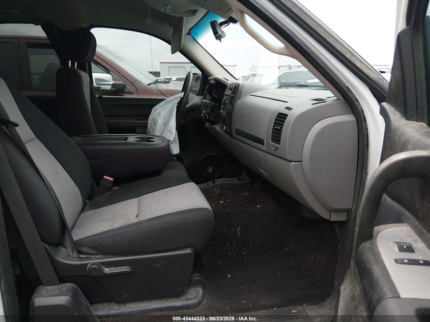 2009 Gmc SIERRA VIN 1GTEK19C09Z213364 IAAI salvage auction — FRONT END, Clear (Oklahoma), sold $900 on 2026-08-19 (photo 5)