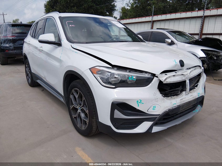 2021 BMW X1 VIN WBXJG7C07M3M65581 IAAI salvage auction — FRONT END, Original (Texas), sold $5,800 on 2026-08-01 (photo 1)
