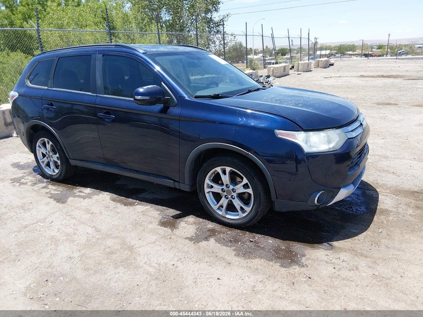 2015 Mitsubishi Outlander VIN JA4AD3A30FZ004650 IAAI salvage auction — NORMAL WEAR, Clear (New Mexico), sold $725 on 2026-07-20 (photo 1)