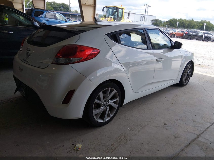 2016 Hyundai Veloster VIN KMHTC6AD5GU266640 IAAI salvage auction — NORMAL WEAR, Clear (Tennessee), sold $650 on 2026-07-29 (photo 4)