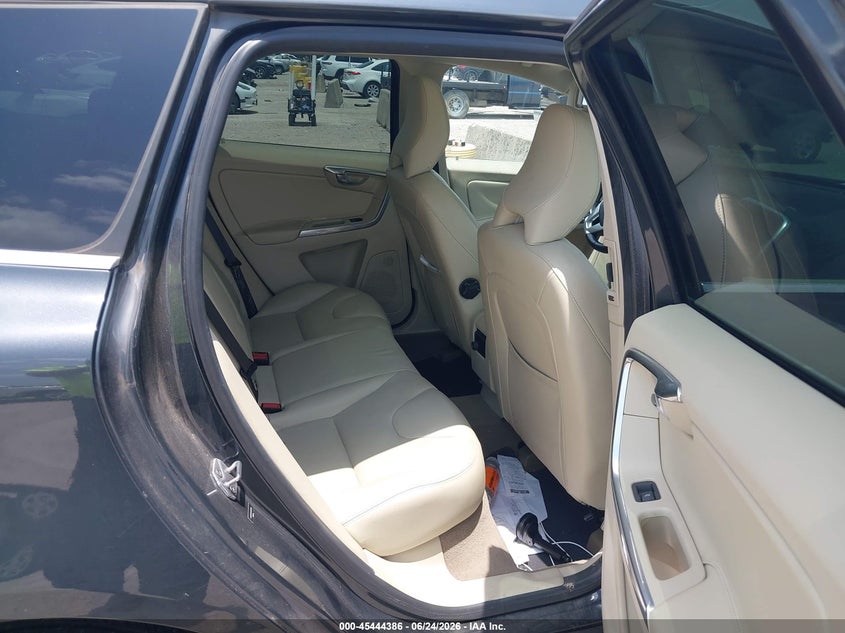 2015 Volvo Xc60 VIN YV4902RD3F2622594 IAAI salvage auction — NORMAL WEAR, Original (Texas), sold $1,475 on 2026-07-15 (photo 8)
