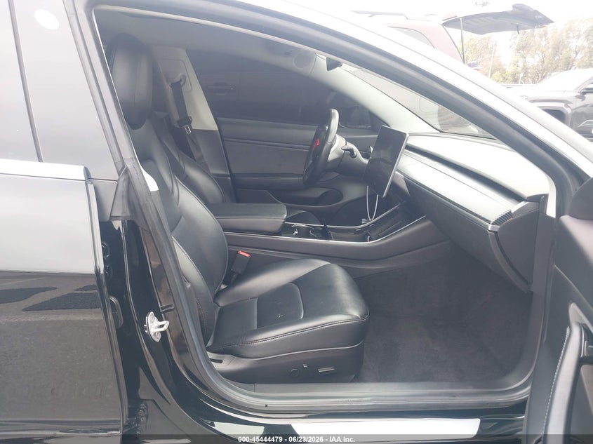 2019 Tesla Model 3 VIN 5YJ3E1EA7KF410272 IAAI salvage auction — REAR END, Salvage Title, sold $1,700 on 2026-07-23 (photo 5)