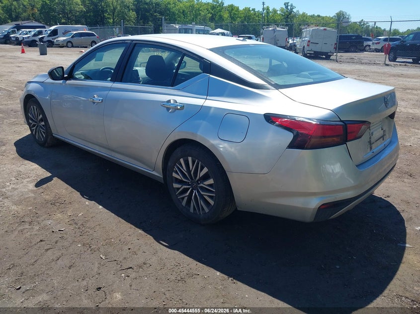 2025 Nissan Altima VIN 1N4BL4DV6SN378185 IAAI salvage auction — RIGHT SIDE, Salvage Title, sold $7,600 on 2026-09-01 (photo 3)
