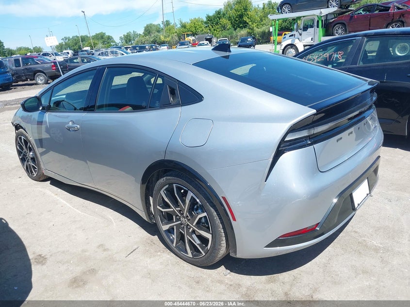 2026 Toyota Prius VIN JTDACACU5T3078292 IAAI salvage auction — RIGHT FRONT, Salvage Title, sold $11,800 on 2026-07-31 (photo 3)