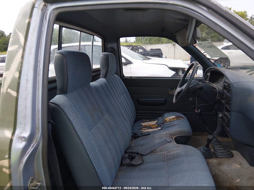 1991 Toyota Pickup VIN JT4RN01P4M0024568 IAAI salvage auction — FRONT END, Salvage (Mississippi), sold $4,650 on 2026-07-17 (photo 8)
