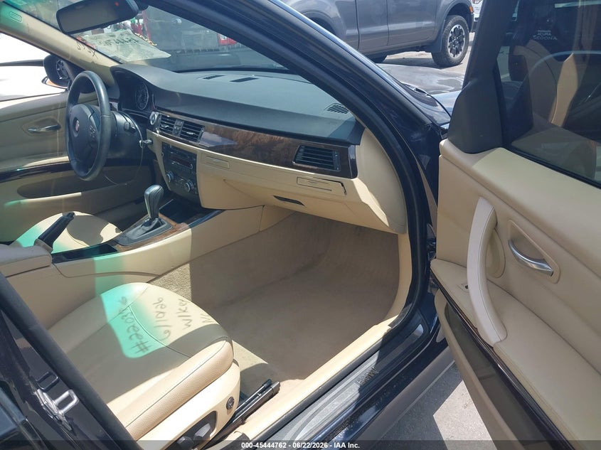 2010 BMW 3 series VIN WBAPH7G50ANM51416 IAAI salvage auction — LEFT REAR, Salvage (North Carolina), sold $25 on 2026-07-29 (photo 5)