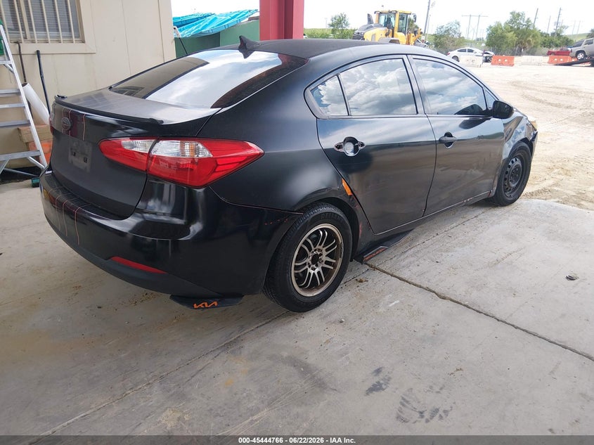 2015 Kia Forte VIN KNAFX4A68F5365454 IAAI salvage auction — FRONT & REAR, Rebuildable (Florida), sold $400 on 2026-07-14 (photo 4)