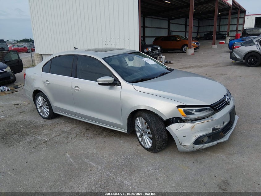 2012 Volkswagen Jetta VIN 3VWLX7AJ2CM358837 IAAI salvage auction — FRONT END, Salvage Title, sold $550 on 2026-09-30 (photo 1)