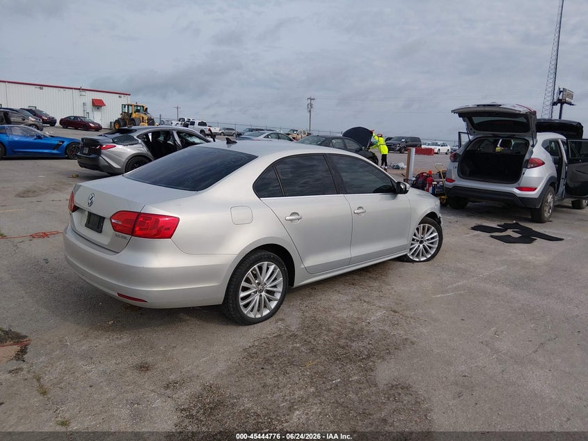 2012 Volkswagen Jetta VIN 3VWLX7AJ2CM358837 IAAI salvage auction — FRONT END, Salvage Title, sold $550 on 2026-09-30 (photo 4)