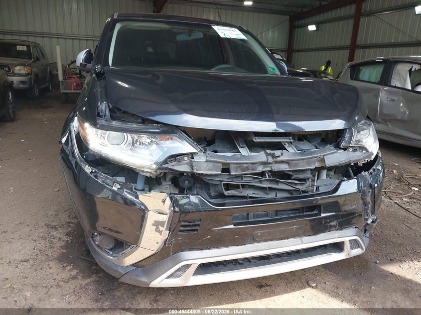 2020 Mitsubishi Outlander VIN JA4AZ3A32LZ026386 IAAI salvage auction — FRONT & REAR, Salvage Title, sold $2,650 on 2026-07-19 (photo 6)
