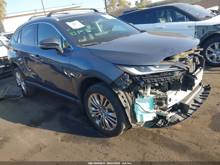 2023 Toyota Venza VIN JTEAAAAH1PJ129635 IAAI salvage auction — LEFT FRONT, Salvage Title, sold $11,500 on 2026-08-14 (photo 1)