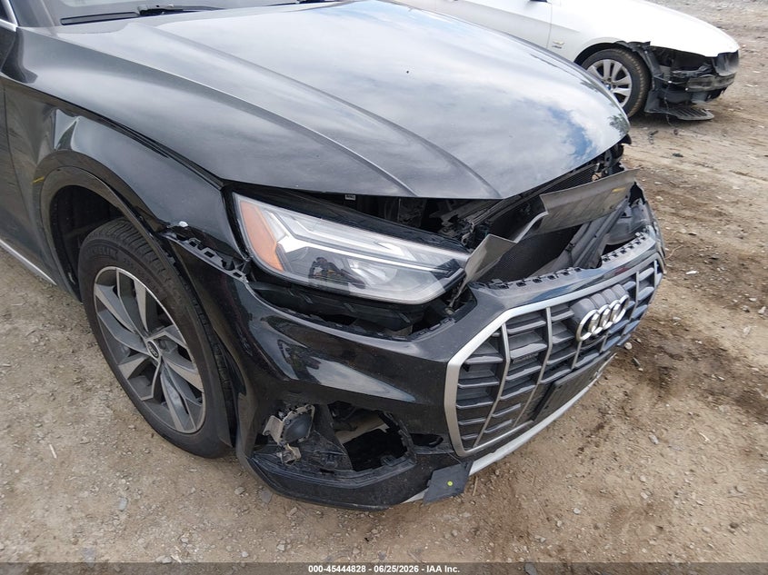 2021 Audi Q5 VIN WA1BAAFY1M2015300 IAAI salvage auction — FRONT END, Salvage Title, sold $7,200 on 2026-10-21 (photo 6)