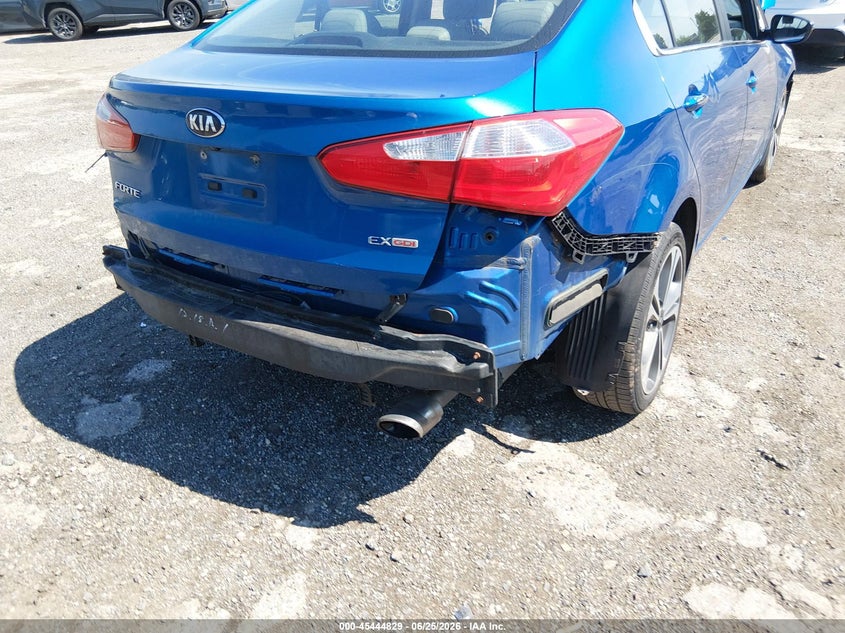 2014 Kia Forte VIN KNAFZ4A84E5195393 IAAI salvage auction — FRONT & REAR, Salvage (Pennsylvania), sold $375 on 2026-07-10 (photo 6)