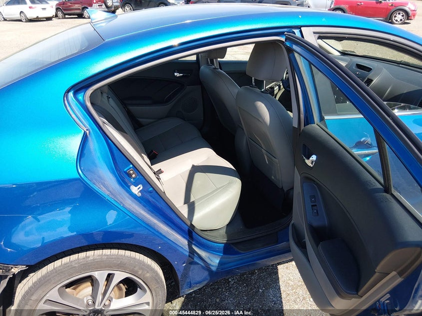 2014 Kia Forte VIN KNAFZ4A84E5195393 IAAI salvage auction — FRONT & REAR, Salvage (Pennsylvania), sold $375 on 2026-07-10 (photo 8)