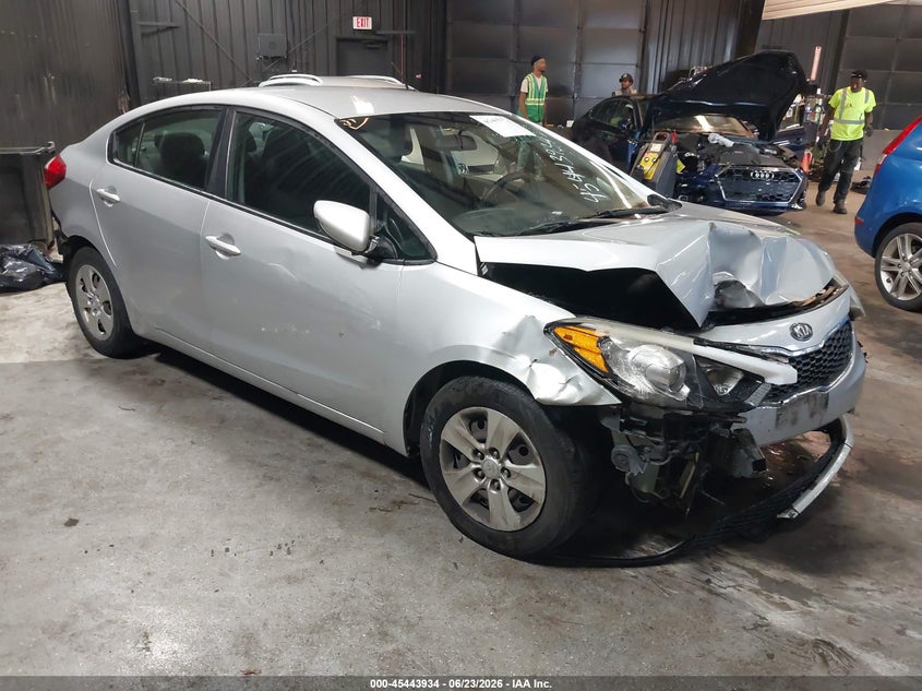 2016 Kia Forte VIN KNAFK4A67G5613628 IAAI salvage auction — FRONT & REAR, Mv-907A (New York), sold $500 on 2026-07-13 (photo 1)