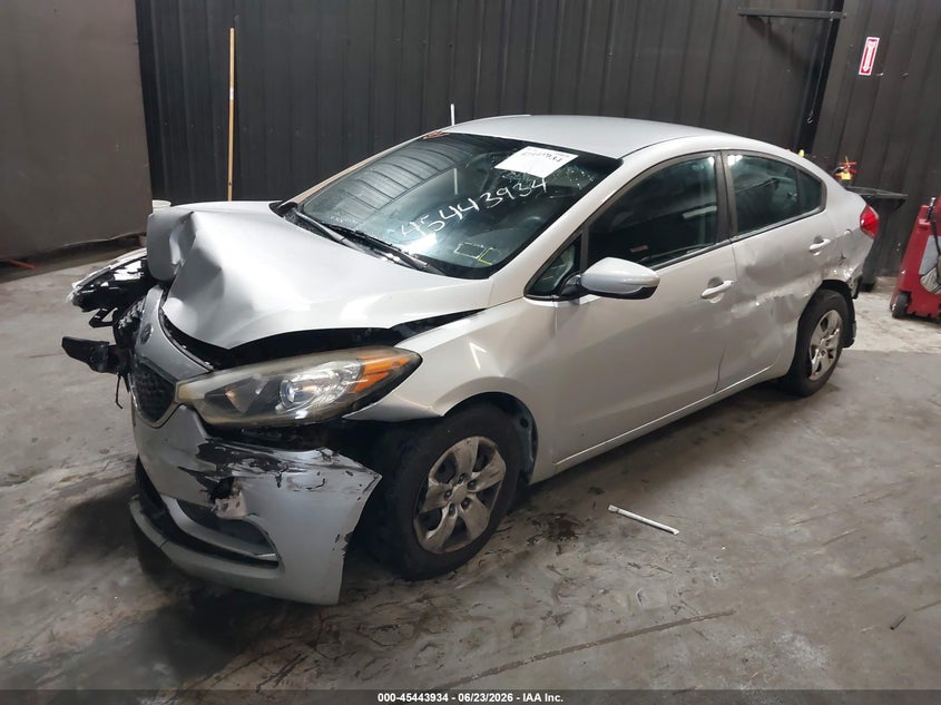 2016 Kia Forte VIN KNAFK4A67G5613628 IAAI salvage auction — FRONT & REAR, Mv-907A (New York), sold $500 on 2026-07-13 (photo 2)