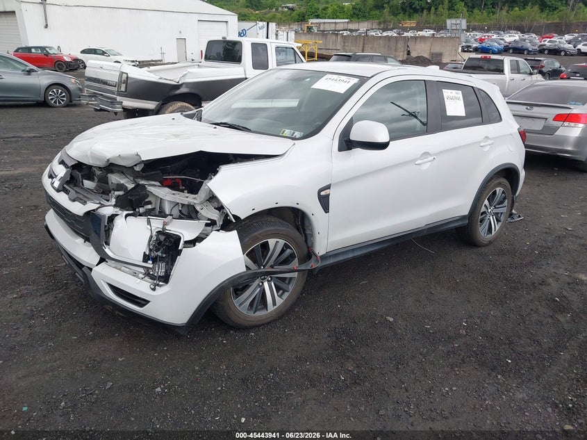2022 Mitsubishi Outlander VIN JA4ARUAU7NU018797 IAAI salvage auction — FRONT END, Salvage Title, sold $3,850 on 2026-08-01 (photo 2)