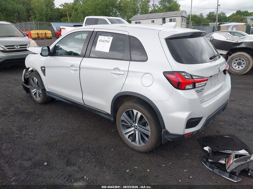 2022 Mitsubishi Outlander VIN JA4ARUAU7NU018797 IAAI salvage auction — FRONT END, Salvage Title, sold $3,850 on 2026-08-01 (photo 3)