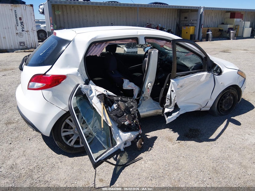 2014 Mazda 2 VIN JM1DE1KZXE0180230 IAAI salvage auction — RIGHT SIDE, Salvage Title, sold $150 on 2026-07-16 (photo 4)