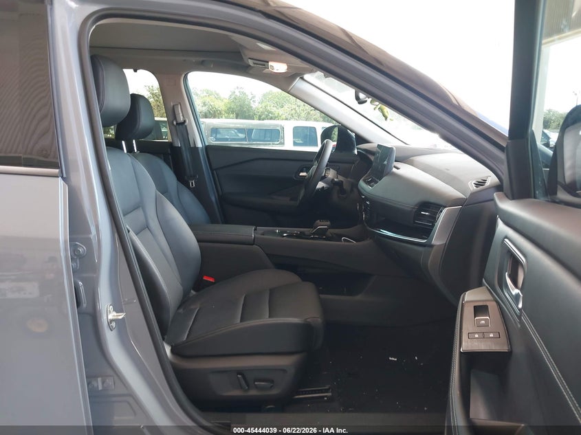 2025 Nissan Rogue VIN JN8BT3CA0SW012286 IAAI salvage auction — LEFT REAR, Rebuildable (Florida), sold $11,800 on 2026-07-25 (photo 5)