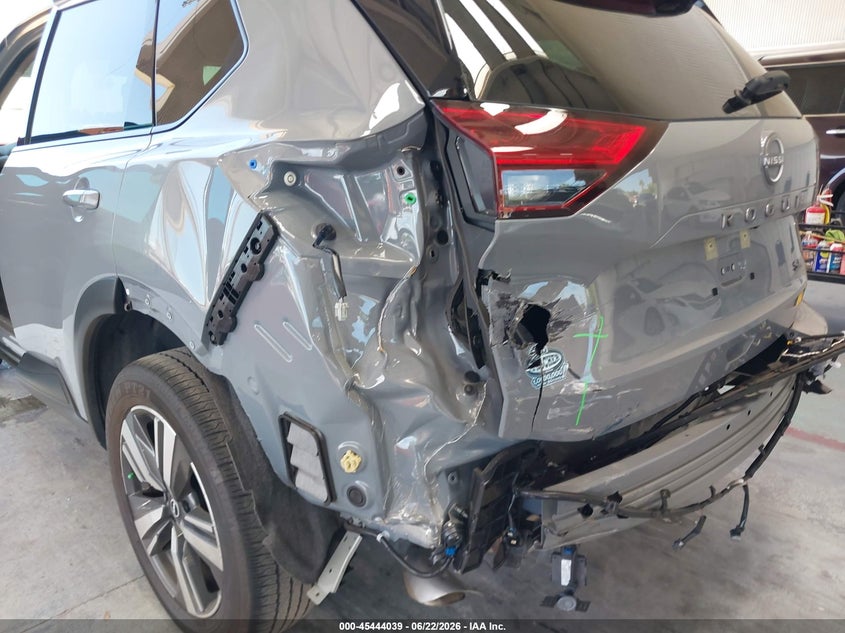 2025 Nissan Rogue VIN JN8BT3CA0SW012286 IAAI salvage auction — LEFT REAR, Rebuildable (Florida), sold $11,800 on 2026-07-25 (photo 6)