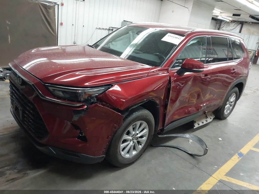2024 Toyota Highlander VIN 5TDAAAB53RS063202 IAAI salvage auction — LEFT SIDE, Salvage Title, sold $16,800 on 2026-08-01 (photo 2)