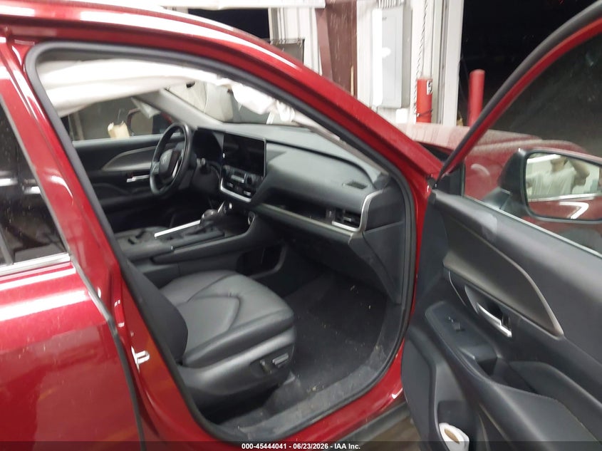 2024 Toyota Highlander VIN 5TDAAAB53RS063202 IAAI salvage auction — LEFT SIDE, Salvage Title, sold $16,800 on 2026-08-01 (photo 5)