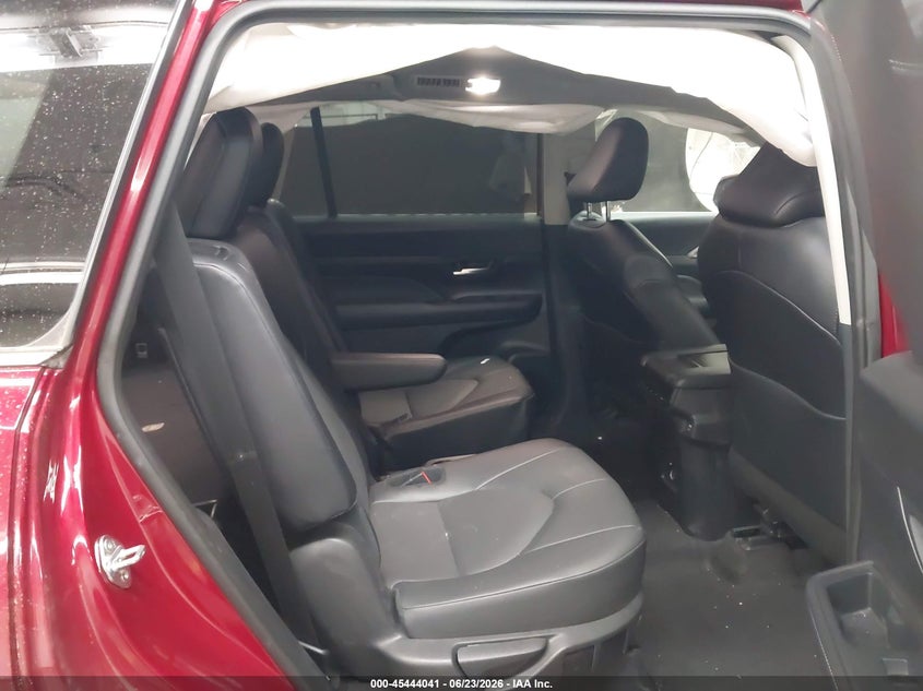 2024 Toyota Highlander VIN 5TDAAAB53RS063202 IAAI salvage auction — LEFT SIDE, Salvage Title, sold $16,800 on 2026-08-01 (photo 8)