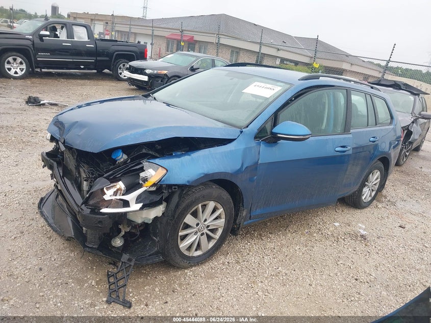 2016 Volkswagen Golf sportsvan VIN 3VWC17AU9GM501106 IAAI salvage auction — FRONT END, Salvage Title, sold $375 on 2026-08-11 (photo 2)