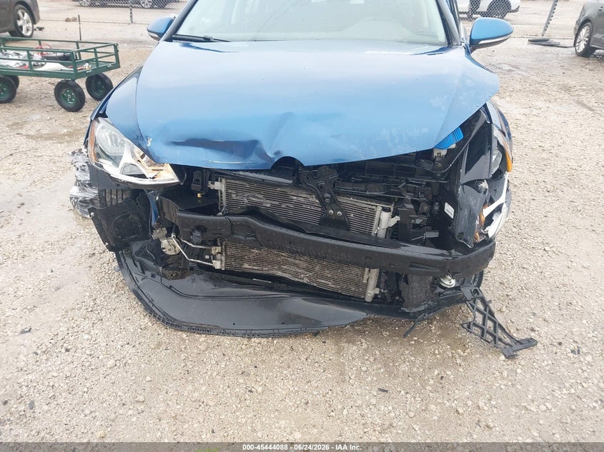 2016 Volkswagen Golf sportsvan VIN 3VWC17AU9GM501106 IAAI salvage auction — FRONT END, Salvage Title, sold $375 on 2026-08-11 (photo 6)