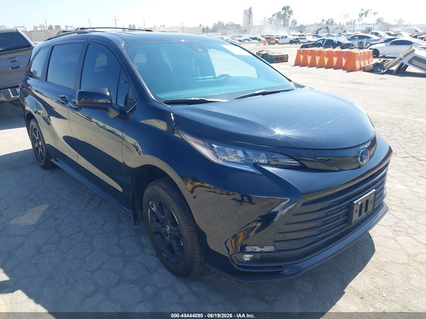 2025 Toyota Sienna VIN 5TDCSKFC4SS213263 IAAI salvage auction — REAR END, Salvage (California), sold $26,350 on 2026-07-20 (photo 1)