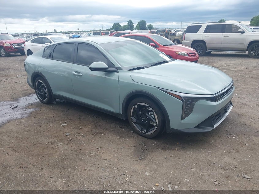 2025 Kia K4 VIN 3KPFU4DE5SE213841 IAAI salvage auction — LEFT SIDE, Salvage Title, sold $8,200 on 2026-07-29 (photo 1)