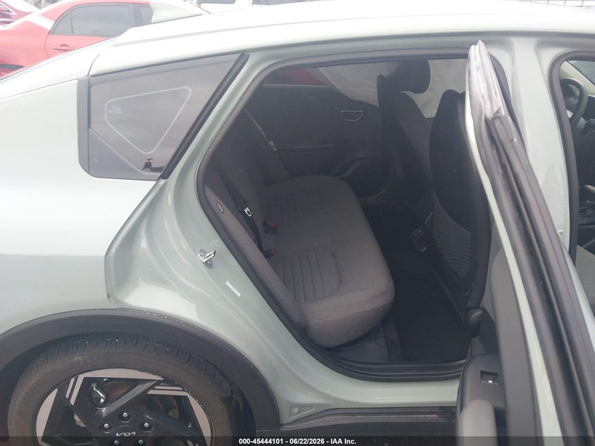 2025 Kia K4 VIN 3KPFU4DE5SE213841 IAAI salvage auction — LEFT SIDE, Salvage Title, sold $8,200 on 2026-07-29 (photo 8)