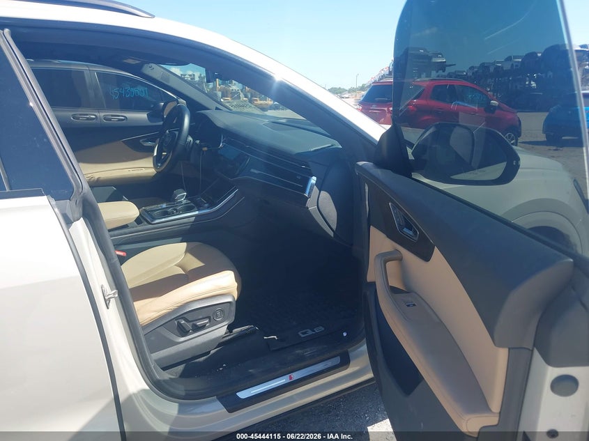 2022 Audi Q8 VIN WA1FVBF10ND003434 IAAI salvage auction — SIDE, Salvage Title, sold $28,000 on 2026-08-01 (photo 5)