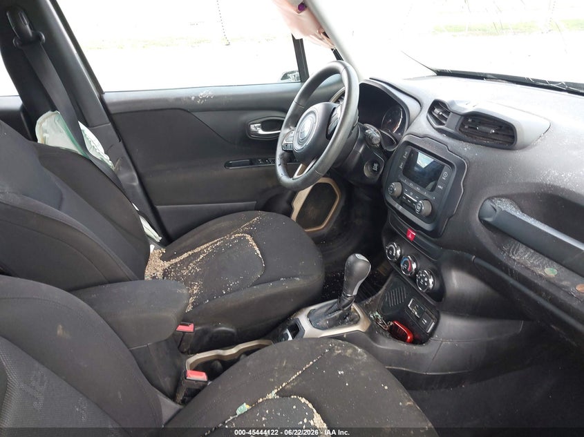 2016 Jeep Renegade VIN ZACCJAAT0GPE06776 IAAI salvage auction — ROLLOVER, Salvage (Illinois), sold $600 on 2026-08-12 (photo 5)