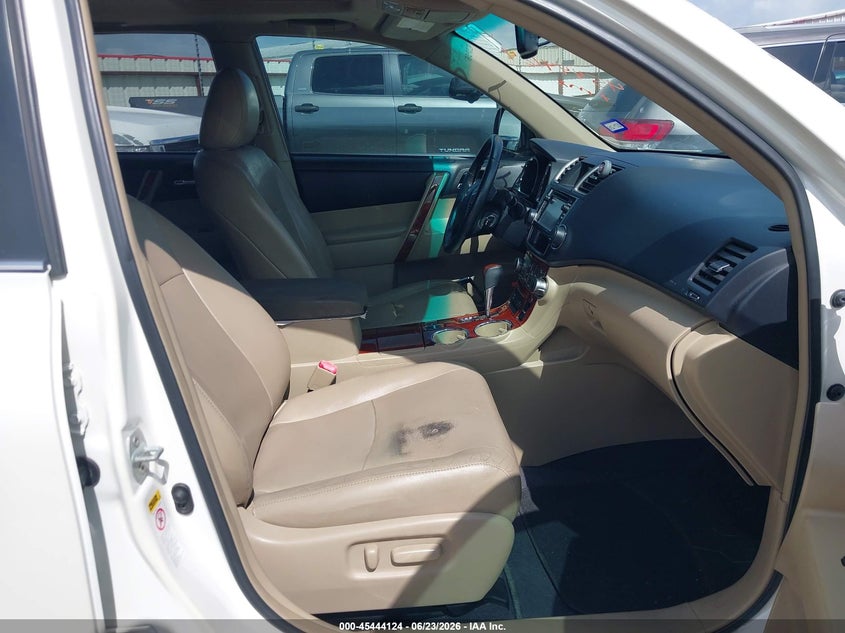 2013 Toyota Highlander VIN 5TDYK3EH8DS121987 IAAI salvage auction — NORMAL WEAR, Original (Texas), sold $4,550 on 2026-07-28 (photo 5)
