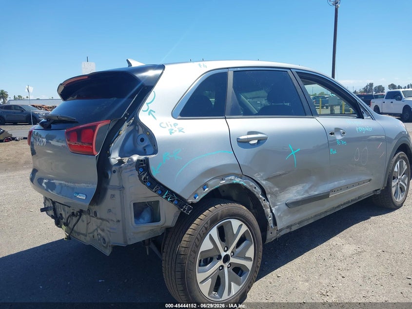 2022 Kia Niro VIN KNDCC3LG5N5160707 IAAI salvage auction — SIDE, Salvage (California), sold $6,050 on 2026-07-30 (photo 6)