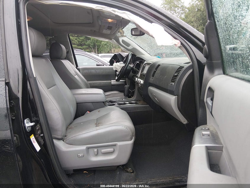 2019 Toyota Sequoia VIN 5TDJY5G12KS171521 IAAI salvage auction — FRONT END, Salvage (New Hampshire), sold $14,200 on 2026-08-08 (photo 5)