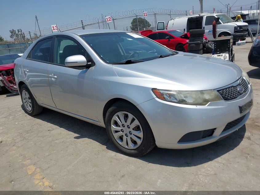 2013 Kia Forte VIN KNAFU4A24D5684188 IAAI salvage auction — LEFT FRONT, Salvage (California), sold $600 on 2026-07-08 (photo 1)
