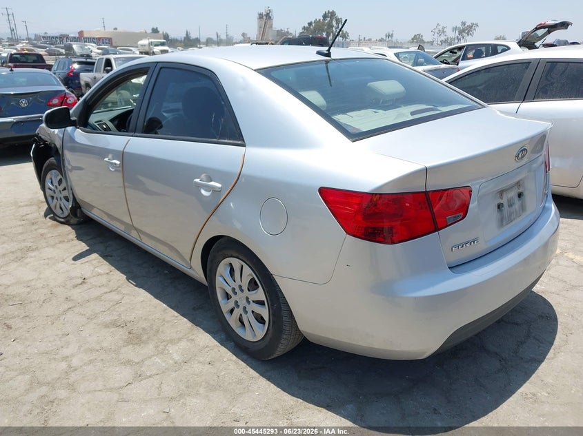 2013 Kia Forte VIN KNAFU4A24D5684188 IAAI salvage auction — LEFT FRONT, Salvage (California), sold $600 on 2026-07-08 (photo 3)