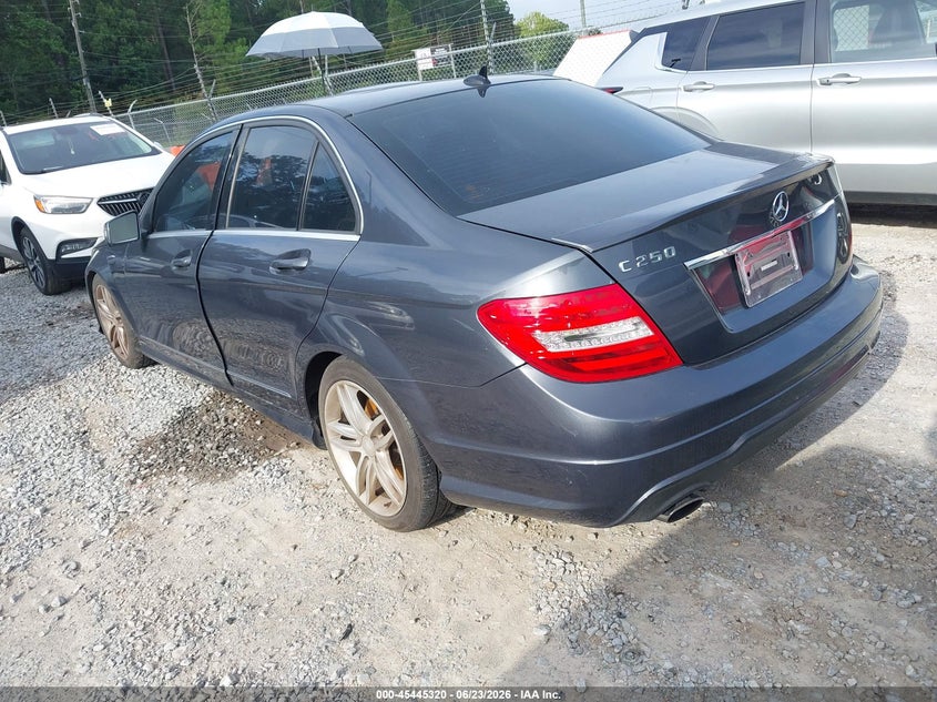 2014 Mercedes-benz C-klasse VIN WDDGF4HB1EA961580 IAAI salvage auction — WATER/FLOOD, Salvage Title, sold $25 on 2026-07-31 (photo 3)