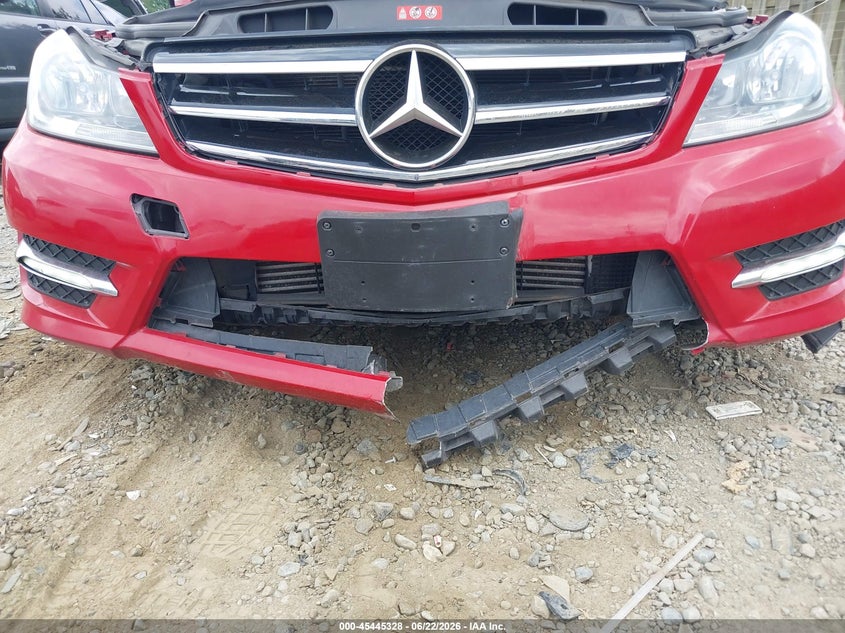 2014 Mercedes-benz C-klasse VIN WDDGF4HB7EA952771 IAAI salvage auction — FRONT END, Clear (Virginia), sold $1,300 on 2026-07-06 (photo 6)