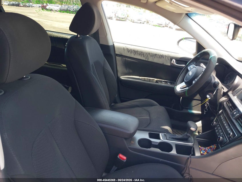 2019 Kia Optima VIN 5XXGT4L3XKG312878 IAAI salvage auction — FRONT END, Salvage (Pennsylvania), sold $1,350 on 2026-07-10 (photo 5)