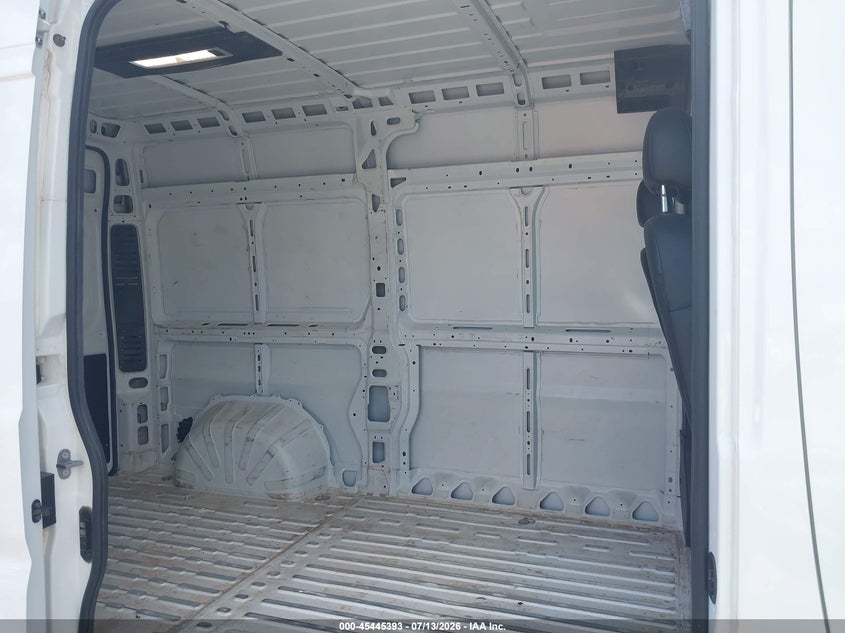 2025 Ram Promaster city VIN 3C6LRVCG9SE513256 IAAI salvage auction — HAIL, Enterprise Vehicles Clear Only (Oklahoma), sold $21,500 on 2026-07-29 (photo 5)