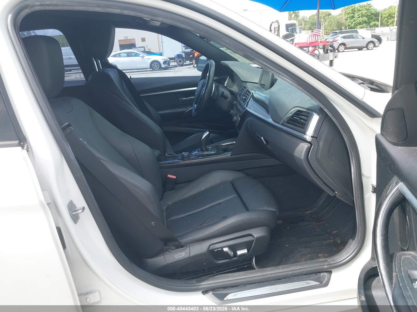 2016 BMW 3er VIN WBA8E9G53GNU30366 IAAI salvage auction — NORMAL WEAR, Clear (Florida), sold $375 on 2026-07-09 (photo 5)