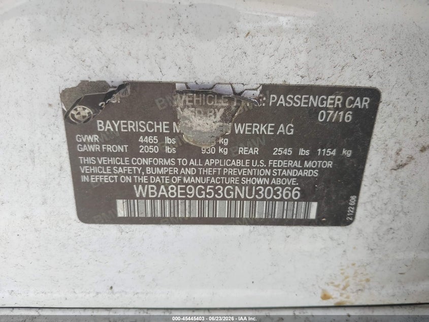 2016 BMW 3er VIN WBA8E9G53GNU30366 IAAI salvage auction — NORMAL WEAR, Clear (Florida), sold $375 on 2026-07-09 (photo 9)