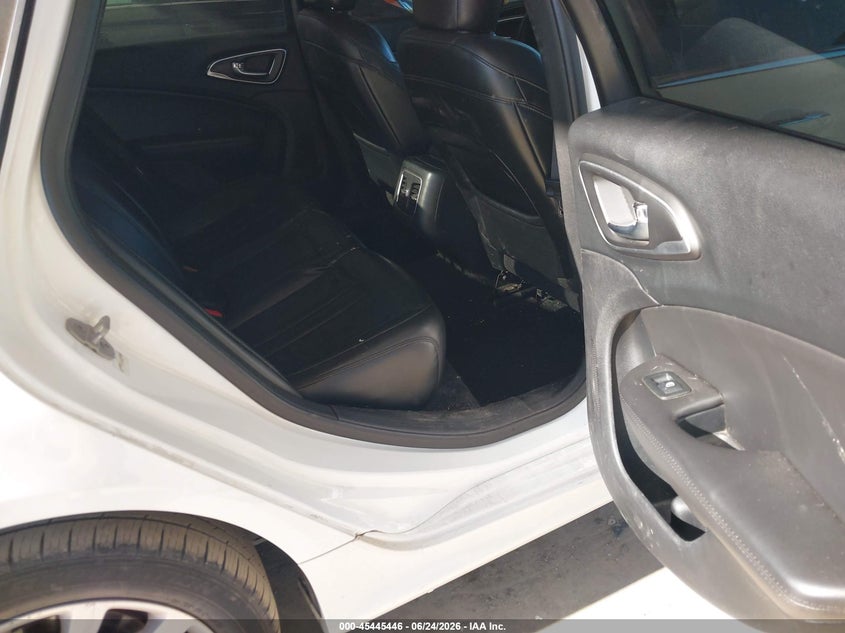 2015 Chrysler 200 VIN 1C3CCCCBXFN544993 IAAI salvage auction — REAR END, Salvage Title, sold $850 on 2026-08-01 (photo 8)