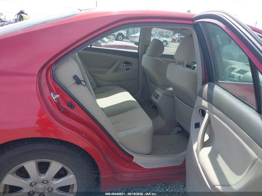 2007 Toyota Camry hybrid VIN JTNBB46KX73032204 IAAI salvage auction — NORMAL WEAR, Peddle Clear Public-Restricted (Oregon), sold $375 on 2026-07-29 (photo 8)
