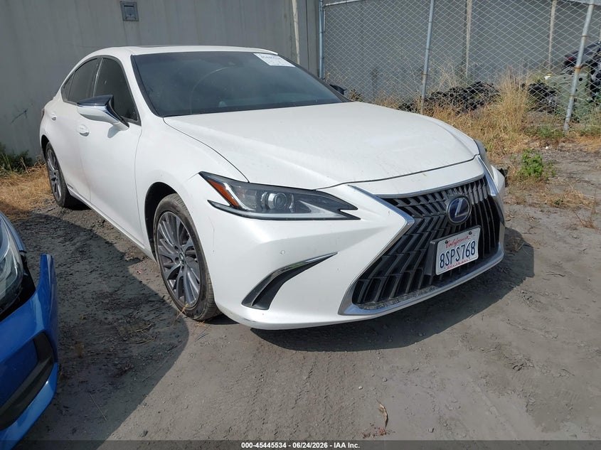 2020 Lexus ES VIN 58AD21B15LU012430 IAAI salvage auction — REAR END, Salvage Title, sold $10,700 on 2026-07-26 (photo 1)
